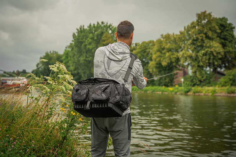 Sac à dos avec étuis {{d5bcf202facb2fb5fd1e5e5e1dba614d91}}} Voyager Camo Large