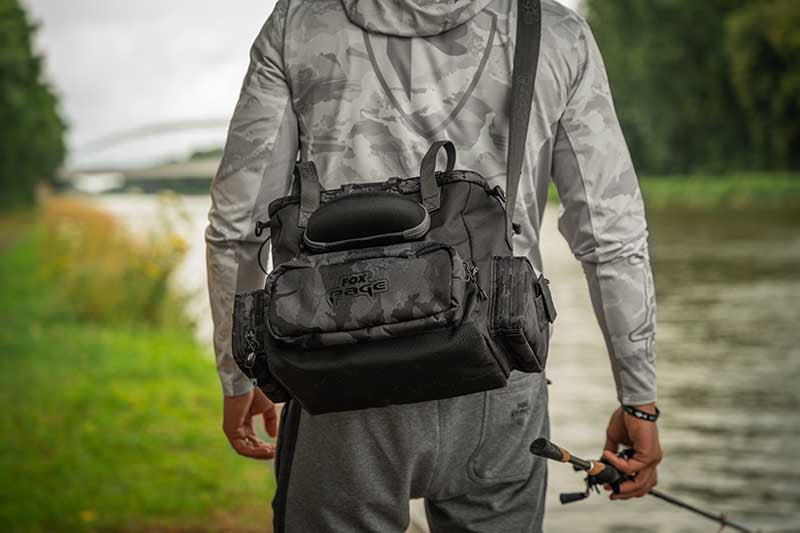 Sac à dos avec boîtes Fox Rage} Voyager Camo Medium