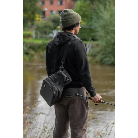 Bolso bandolera Zebco Trophy Shoulder Sling 9L - Tienda Bass