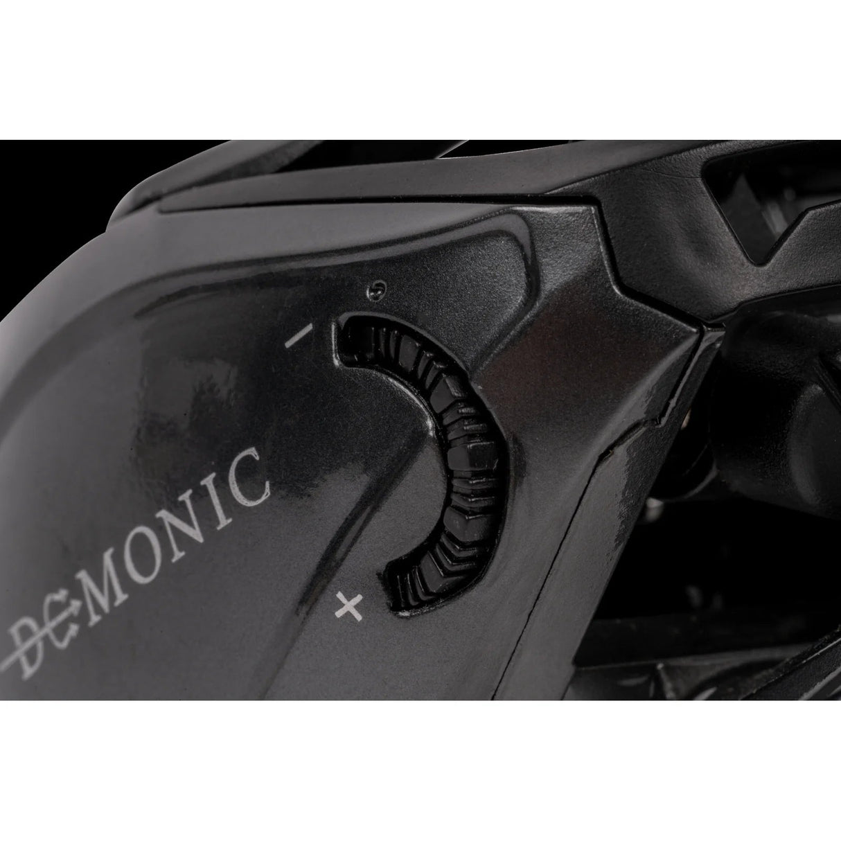 Carrete Zebco Demonic XT 200 LHW - Tienda Bass