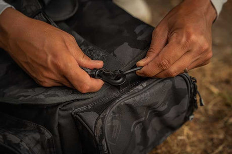 Macuto con cajas Fox Rage Voyager Camo Grande - Tienda Bass