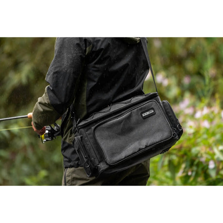 Macuto Zebco Trophy System Medium 12.5L - Tienda Bass